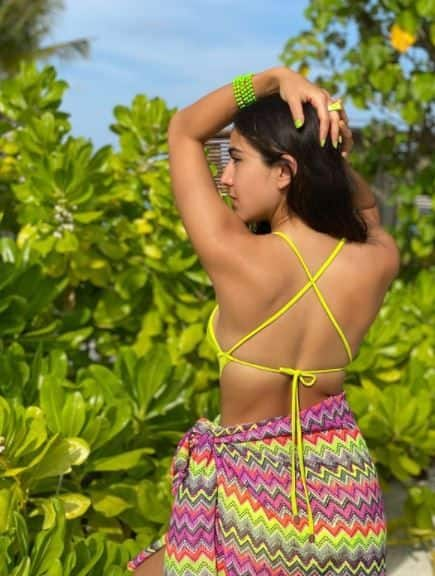 Sara Ali Khan Flaunts Her Sexy Bare Back In Hot Neon Bikini Worth Rs 8 900 See Pics